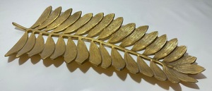 Plateau décoratif moderne en aluminium moulé argenté, motif plume, long plateau festonné en forme de feuille, plat de présentation, vaisselle d'hôtel, vente en gros - Product Image 5