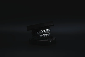 Grillz Dentales Estilo Hiphop para Unisex, Joyería Corporal de Moda para Uso Diario, Rejillas Dentales Metálicas en Tono Plateado - Product Image 2