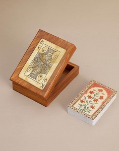 Boîte à cartes en bois faite à la main avec incrustation de roi de pique, style antique, boîte de rangement de table rectangulaire, étui de rangement pour cartes à jouer - Product Image 1