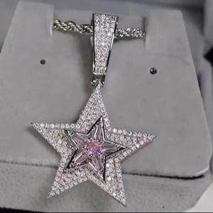 Collier en argent plaqué rhodium avec pendentif étoile entièrement serti de moissanite rose taille brillant rond, bijou de déclaration unisexe style Hip Hop - Product Image 1