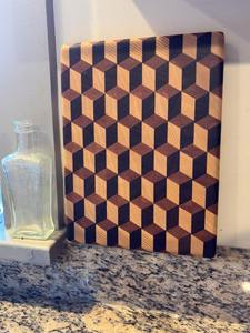 Tabla de Cortar de Madera Artesanal de la Mejor Calidad, Hecha con Madera Dura Natural para Cortar, Picar y Servir, Disponible para la Venta - Product Image 5