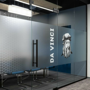 Autocollant de fenêtre en film PVC givré imprimé avec logo personnalisé, auto-adhésif ou à adhérence statique, pour bureau, maison et hôtel - Product Image 1