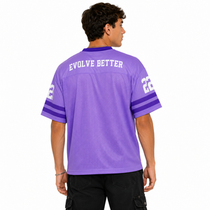 เสื้อเจอร์ซีย์อเมริกันฟุตบอลสีม่วงลายดอกไม้แบบกำหนดเองปี 2026 ผ้าตาข่าย คอวีทรงโอเวอร์ไซส์ ชุดกีฬา สตรีทแวร์แบบซับลิเมชั่น ผู้ผลิต - Product Image 2