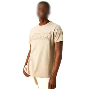 2023 최신 도매 새로운 스타일 여름 착용 남성 인쇄 티셔츠 짧은 소매 코튼 패브릭 일반 양각 티셔츠 남성