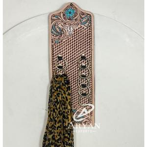 Nouveau support mural rustique en cuir de vachette artisanal pour foulards, torchons et chiffons, organisateur de cuisine, décoration intérieure - Product Image 1