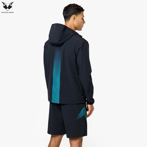 Conjunto de Pantalones Cortos Deportivos Negros para Hombre, Chaqueta Deportiva con Capucha y Paneles Geométricos Turquesa Modernos y Pantalones Cortos Deportivos a Juego - Product Image 2