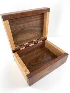 <b>Memory</b> Jewelry Storage <b>Box</b> Wooden Rectangle Lid 1 Layer Natural Finish Minimalist Design Dishwasher Safe Food Grade - Product Image 4