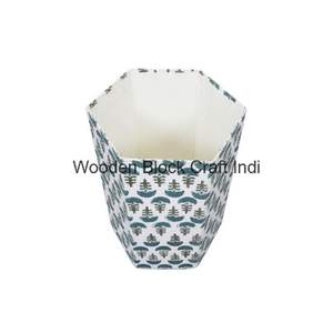 Poubelle décorative ouverte faite à la main en carton PP imprimé au bloc, avec enveloppe en tissu 100 % coton. - Product Image 5