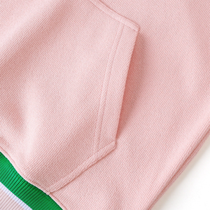 Sudadera con Capucha Estilo Hermandad Universitaria Rosa Personalizada con Botones en la Parte Superior, Logotipo Griego de Chenille, Fabricante Mayorista, Secado Rápido - Product Image 5