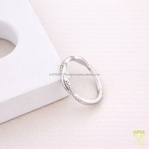 Anillo de Compromiso de Moissanita Elegante en Oferta para Mujer, con un Hermoso Estilo Nupcial y un Encanto Duradero, Disponible a un Precio Competitivo - Product Image 4