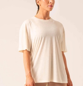 เสื้อยืดผู้หญิงโพลีเอสเตอร์ทรงหลวมใส่สบายสำหรับฤดูร้อน ขายดีรุ่นใหม่ เป็นมิตรกับสิ่งแวดล้อม แห้งเร็ว ปักโลโก้ พิมพ์ลายทอ แฟชั่น ราคาถูก - Product Image 2