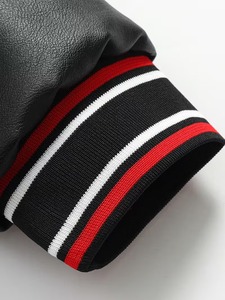 Chaqueta Varsity Negra para Hombre 100% Algodón con Logotipo Personalizado, Mangas de Cuero, Chaqueta de Béisbol Estilo Letterman, Ropa Urbana, Fabricante OEM - Product Image 5