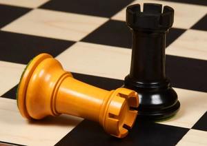 Pièces d'échecs soviétiques vintage de 1940 en ébène et bois de buis vieilli, roi de 4 pouces, au meilleur prix - Product Image 6