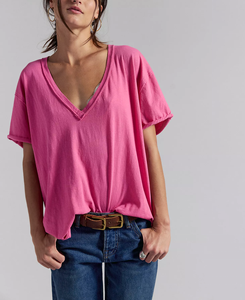 เสื้อยืดโอเวอร์ไซส์สีชมพู คอวี แขนสั้น สีพื้น สไตล์ลำลองสำหรับผู้หญิง ผ้าเจอร์ซีย์ ทรงปกติ สไตล์ผู้ใหญ่ - Product Image 1