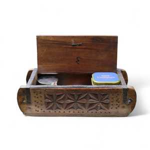 Caja de almacenamiento de madera hecha a mano antigua para fines decorativos - Product Image 3