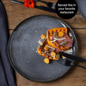 Assiette à dîner en céramique noir minuit, finition mate mouchetée, résistante aux rayures, empilable, idéale pour la présentation de plats gastronomiques - Product Image 2