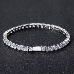 Bracelet de mariage de luxe unisexe en argent plaqué, serti de diamants de laboratoire, style hip-hop, fabrication indienne, avec fermoir sécurisé disponible - Product Image 2