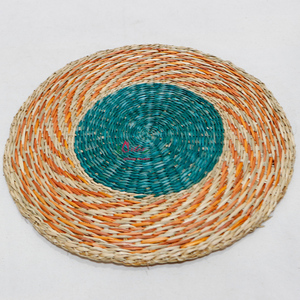 Manteles Individuales Redondos de Jacinto de Agua y Ratán de Vietnam Artex Dong Thap, Verdes con Borde Festoneado - Product Image 1