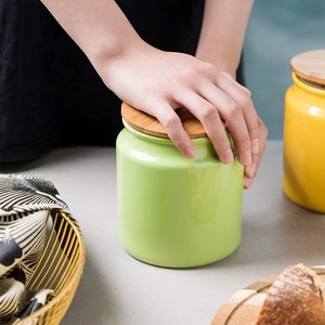 Recipiente de Almacenamiento Verde Brillante con Tapa de Madera, Sellado Hermético, Organizador de Cocina Moderno, Frasco de Almacenamiento Duradero de Calidad Premium - Product Image 3