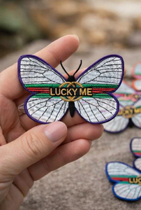 Patch brodé thermocollant Lucky Me de 2,5 pouces, 10 couleurs disponibles, de haute qualité pour le bricolage - Product Image 3