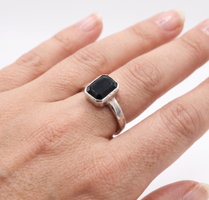Bague de mariage unisexe en argent sterling 925 avec saphir bleu naturel 2,50 carats, taille radiant, sertie clos, certifiée - Product Image 5