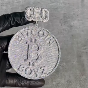 Colgante Personalizado con Letras en Plata de Ley Chapada en Oro con Moissanita Helada, Estilo HipHop, Joyería Fina Unisex, Regalo con Forma de Amuleto - Product Image 1