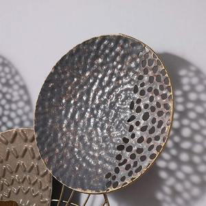 Sous-verres modernes en métal fabriqués en Inde pour tasses à café, tasses à thé et verres à boisson, pour un usage quotidien à la maison, en vente. - Product Image 1