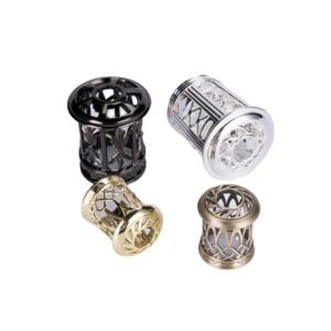 Flacon de parfum en zamac argenté de luxe, fabriqué en métal de qualité supérieure - Product Image 1