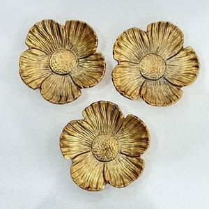 Juego de 3 Tazones para Frutos Secos de Aluminio con Forma de Girasol, Diseño Moderno y Lujoso, Hechos a Mano y Ligeros para Frutas y Aperitivos - Product Image 1