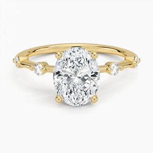 Bague de fiançailles en or jaune 18 carats avec diamant ovale cultivé en laboratoire |   Bague de mariée de luxe avec pierres latérales - Product Image 1