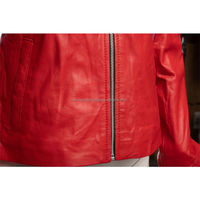 2025 OEM Original rouge peau de mouton longue veste en cuir pour les femmes bas quantité minimale de commande chauffé mode veste imperméable col de fourrure en gros