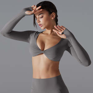 OEM Nouveau design 2026 Haut de sport pour femme à manches longues et coupe courte, style débardeur, avec soutien-gorge intégré, pour le yoga, la course et le fitness - Product Image 3
