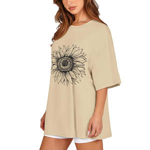 Camiseta Oversize para Mujer con Estampado de Girasol Beige, Corte Regular, Ecológica, Informal, Moda Primavera, Personalizable, Alta Calidad - Product Image 5