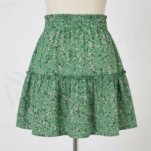 Jupe courte à taille haute pour femme, motif floral, coupe trapèze, volants, en mousseline de viscose et coton, style chic prairie, printemps - Product Image 2