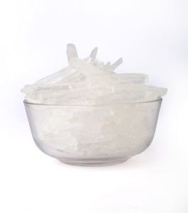 Impresionante Proveedor Indio de Cristales de Mentol Silvestre de Grado Cosmético, Envasados al Vacío, Paquetes Personalizados, MOQ Bajo, Envío Rápido, Mejor Precio - Product Image 1