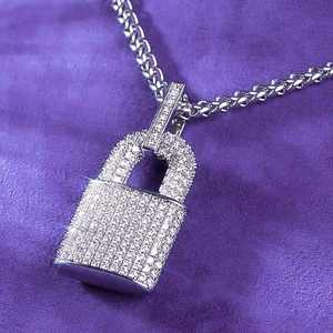 Collar con Colgante de Candado Delicado de Plata con Moissanita Iced Out, Estilo Hip Hop, Nuevo Diseño - Product Image 2