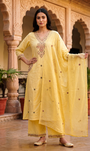 Conjunto de Kurta y Pantalón Tejido 100% Algodón con Bordado Amarillo, Traje Tradicional Étnico para Mujer, Secado Rápido, Corte Regular para Uso Casual y de Fiesta - Product Image 6
