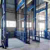 Plateforme élévatrice électrique à haute efficacité, élévateur vertical de marchandises, équipement de levage pour charges lourdes et manutention de matériaux