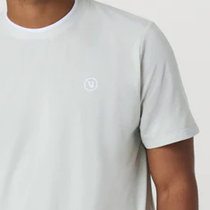 T-shirt pour homme personnalisé avec logo de marque, fabrication en usine, vêtements décontractés, essentiels au quotidien, tissu jersey léger et doux, coutures durables - Product Image 4