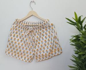 Ensemble de vêtements de nuit pour la famille, 100 % coton, fait main – Pyjamas coordonnés pour femmes et enfants pour des nuits confortables. - Product Image 4
