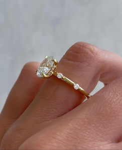 Anillo de Compromiso de Oro de 14K con Corte Ovalado, Anillo de Solitario para Mujer, Joyería Clásica de Novia, Piedra Certificada IGI, Anillo con Diamantes Laterales - Product Image 6
