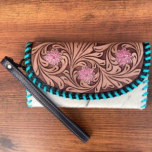 Coque de téléphone portefeuille à motifs occidentaux usinés à la main Collection élégante de portefeuille pochette à bracelet en cuir occidental multi-usages - Product Image 2