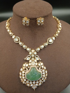 Conjunto de collar con colgante de jade chapado en oro con detalles de diamantes, joyería clásica de boda para mujer, collar nupcial, estilo real tradicional. - Product Image 4