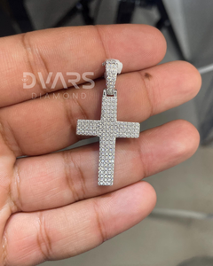 Colgante de Cruz con Moissanita Pavé, Joyería Religiosa, Estilo Hip Hop Bling, Plata 925 Bañada en Oro, Joyería de Lujo para Fiesta - Product Image 1