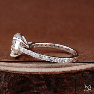 Bague de fiançailles et de mariage en or blanc 10K, sertie de diamants de laboratoire ronds de 3,00 carats, monture cathédrale pavée de luxe, certifiée IGI - Product Image 2
