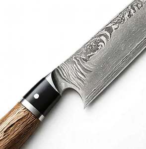 Couteau de cuisine artisanal en acier Damas avec manche en bois texturé - Product Image 2