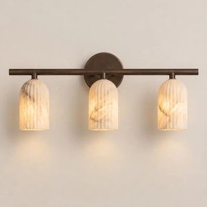 Aplique de pared contemporáneo con pantallas de mármol, acabado dorado, tres luces, para baño y decoración del hogar. - Product Image 2