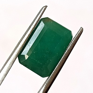Piedra Preciosa de Esmeralda Zambiana Verde Natural de Corte Esmeralda de 3.60 Quilates para Joyería - Product Image 2