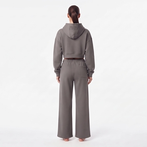 Conjunto de sudadera con capucha de manga larga y hombros caídos y pantalones jogger de pierna ancha con cordón, de marca privada personalizada para mujer - Product Image 3