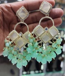 Pendientes de Araña con Motivo Cuadrado de Joyería Étnica Hecha a Mano con Cuentas de Colores Suaves para Bodas y Ocasiones Especiales - Product Image 5